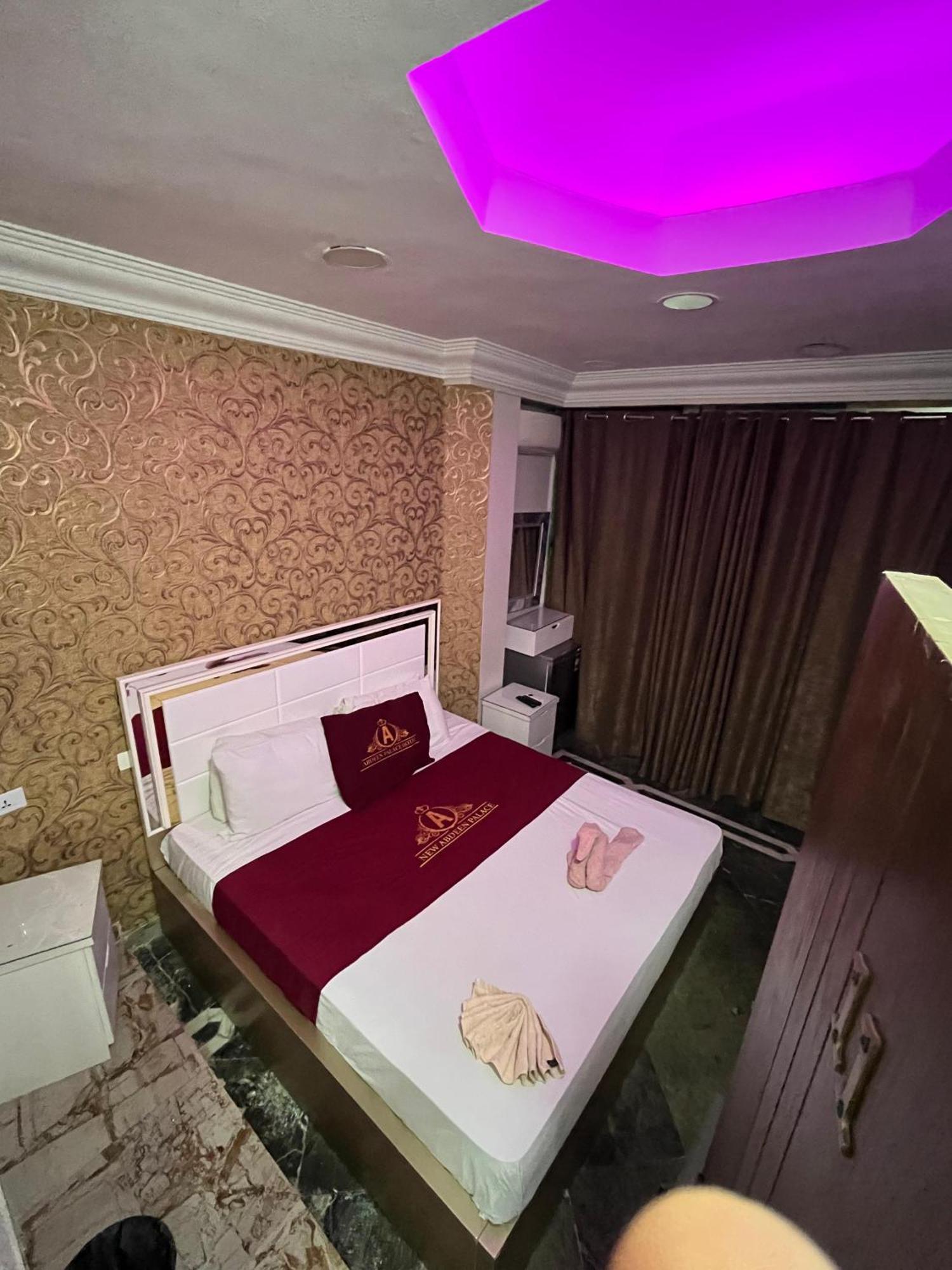 بيت شباب New Abdeen Palace القاهرة